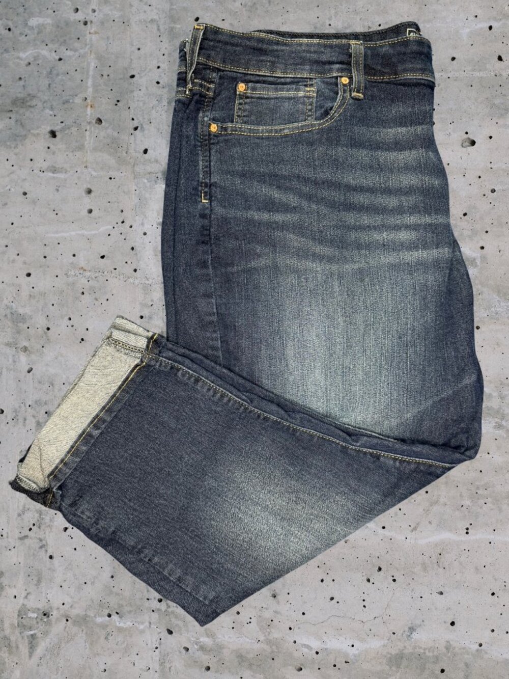 Levi's Women's Size 22 Dark Wash Mid-Rise Capris (1309)